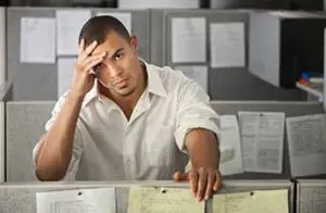 Hispanic Office Worker Considering Bankruptcy